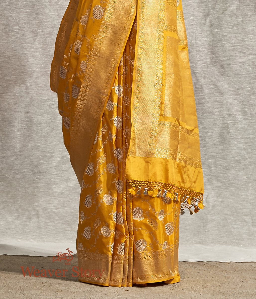 Handwoven_Yellow_Kadhwa_Anaar_Jangla_Saree_WeaverStory_04