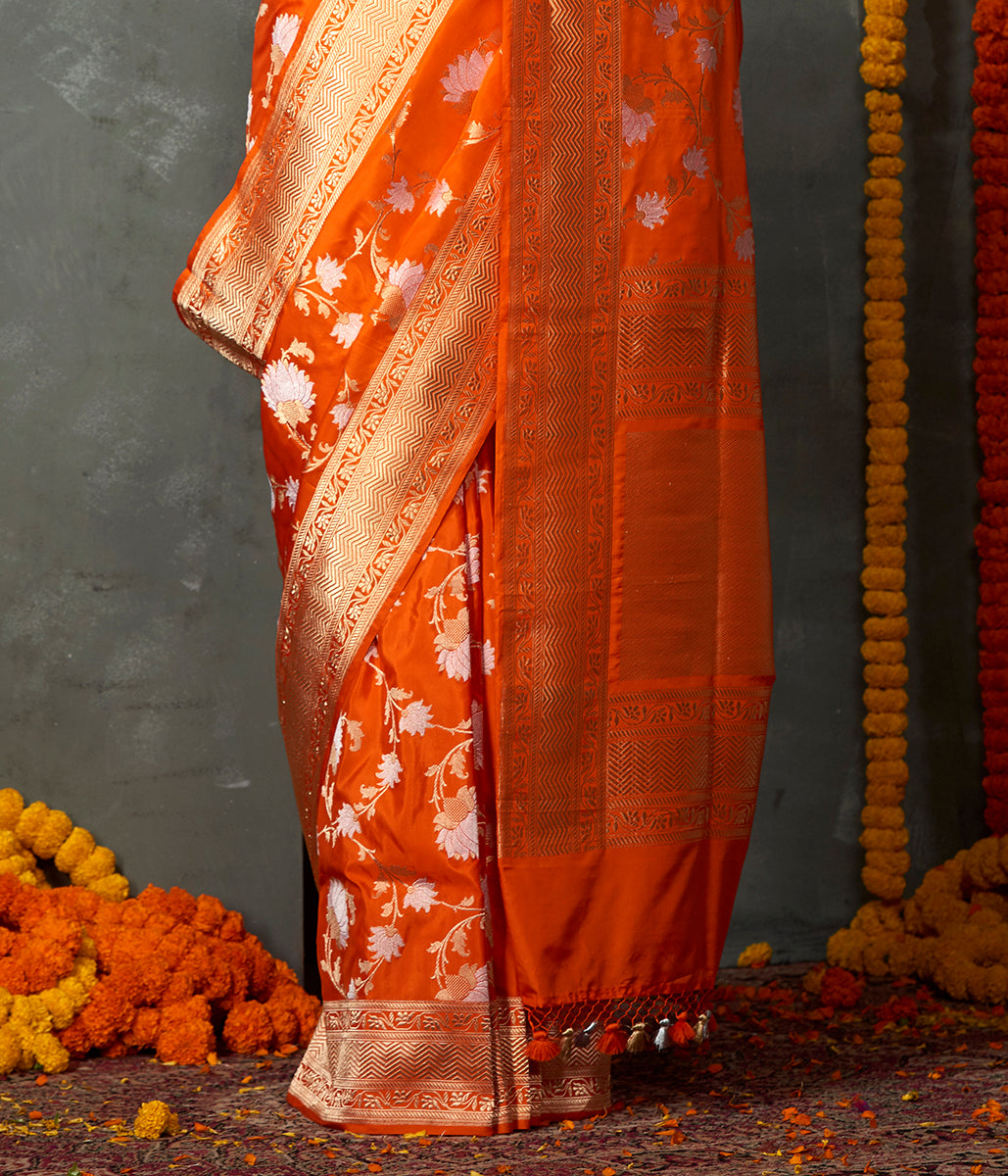 Handloom_Orange_Kamal_Jangla_Saree_WeaverStory_04