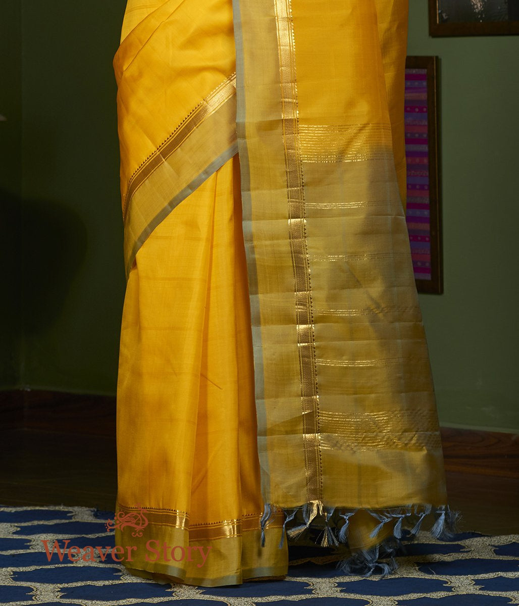 Handwoven_Yellow_Kanjivaram_Silk_Saree_with_Light_Green_Border_WeaverStory_04