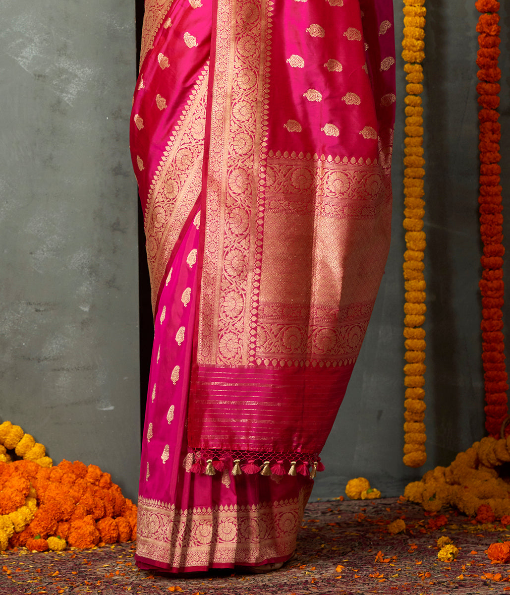 Handloom_Katan_Silk_Banarasi_Saree_in_Pink_with_Delicate_Paisleys_and_Floral_Border_WeaverStory_04