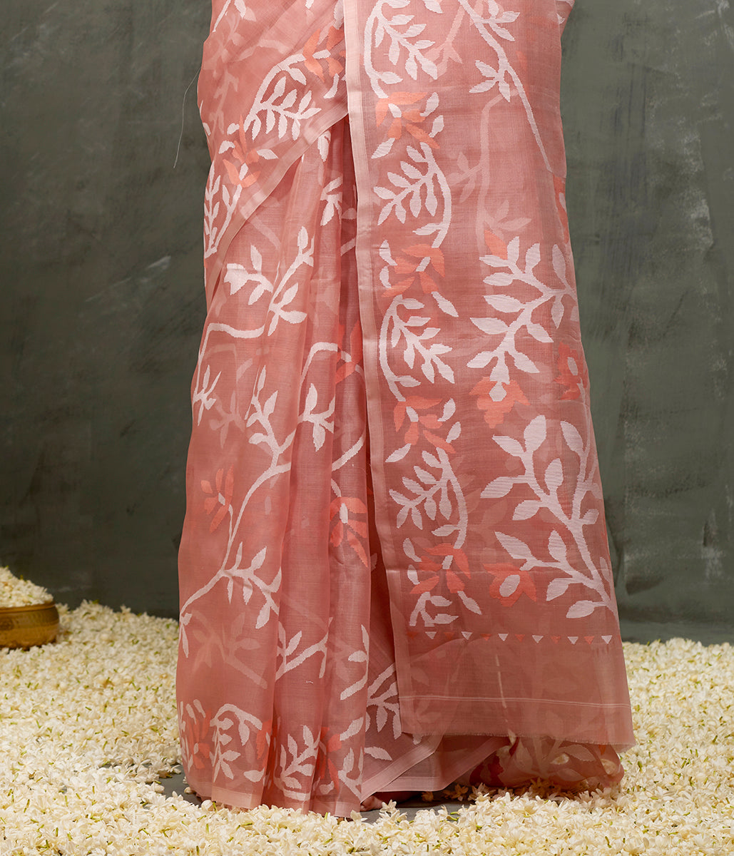 Handwoven_Peach_Muslin_Dhakai_Jamdani_Saree_with_White_and_Peach_Thread_Work_WeaverStory_04