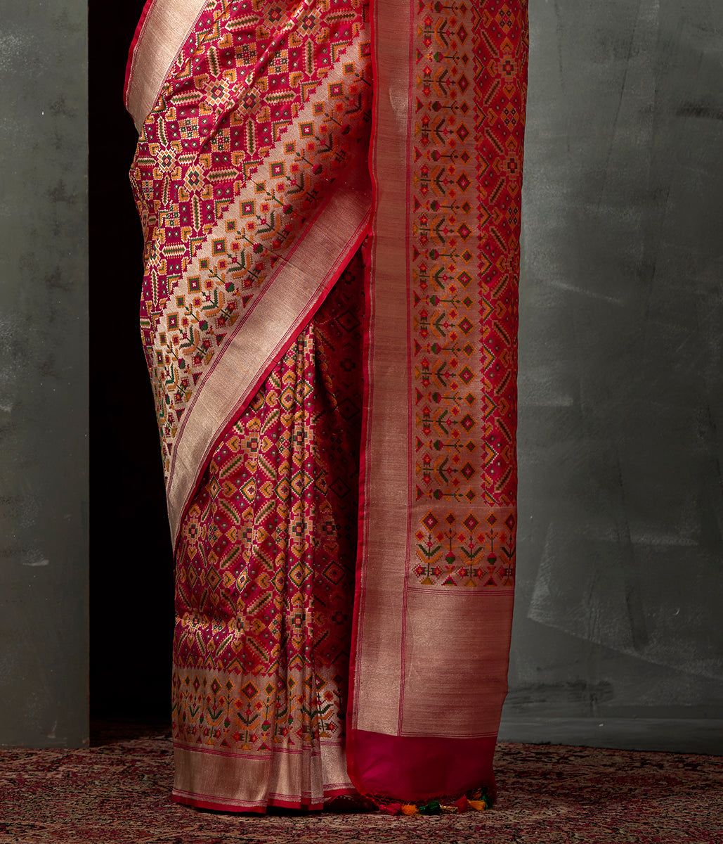 Handwoven_Majenta_Patola_Saree_with_Paithani_Border_WeaverStory_04