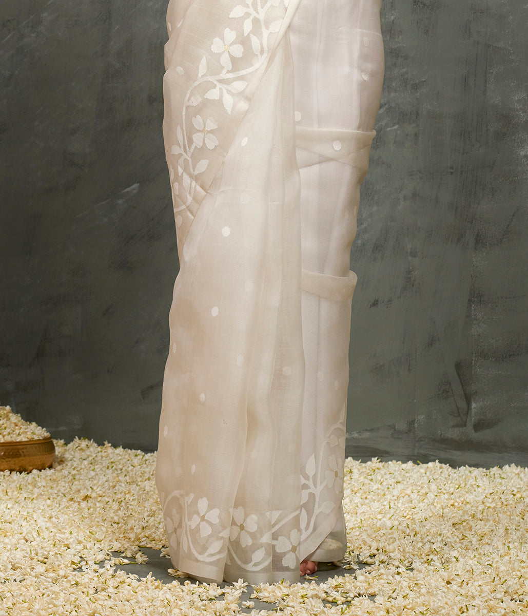 Handwoven_Grey_Muslin_Dhakai_Jamdani_Saree_with_Zari_Weave_WeaverStory_04