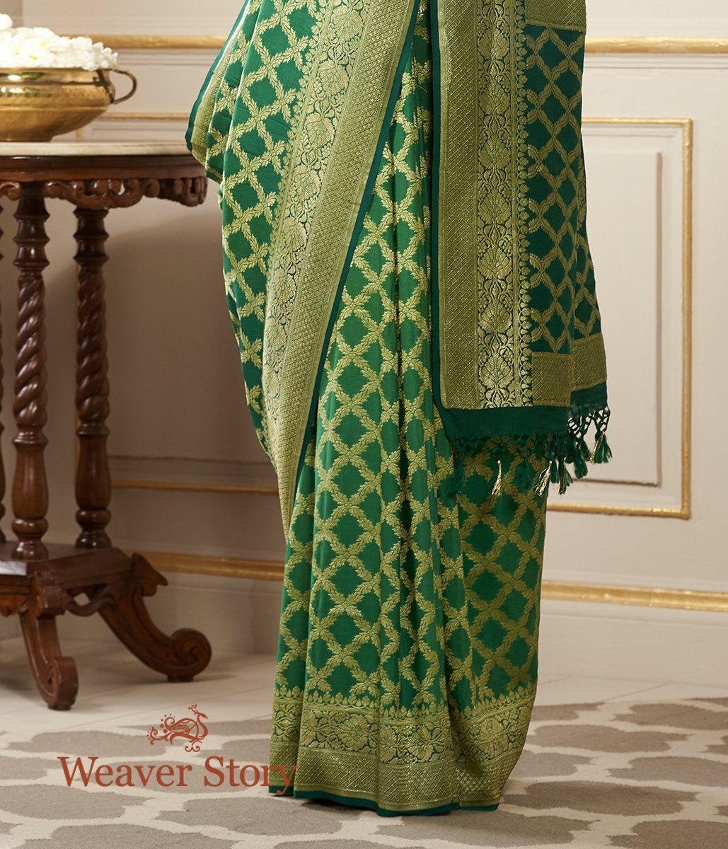 Handloom_Banarasi_Georgette_Saree_in_Emerald_Green_WeaverStory_04
