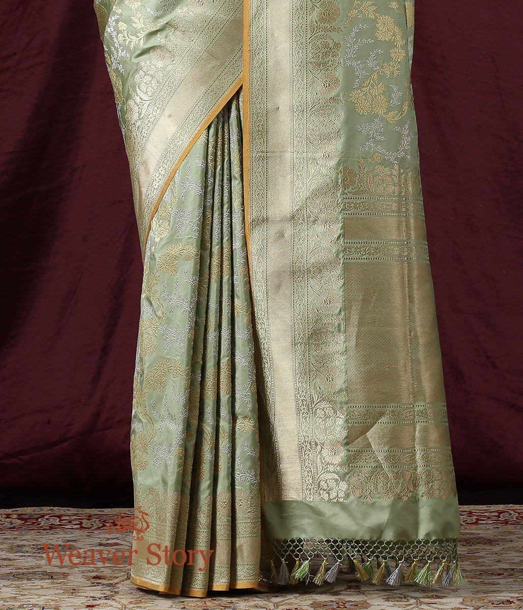 Handwoven_Pista_Green_Kadhwa_Jangla_Saree_WeaverStory_04