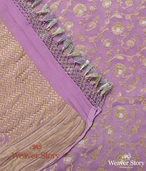 Handwoven_Banarasi_Georgette_Cutwork_Dupatta_in_Light_Purple_WeaverStory_04