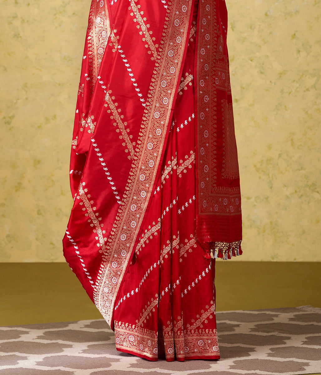 Handwoven_Red_Aada_Jangla_with_Gold_and_Silver_Zari_WeaverStory_04