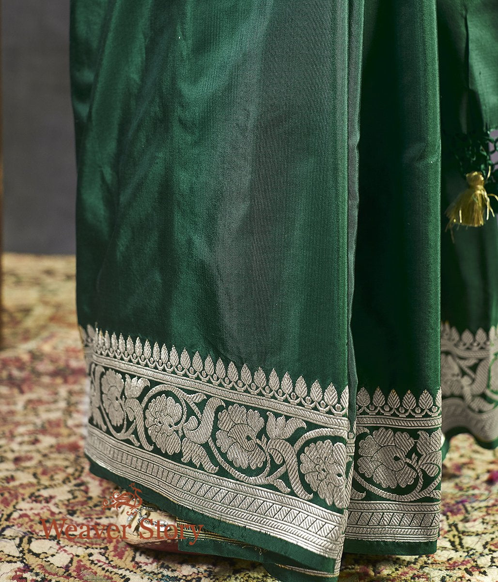 Handwoven_Emerald_Green_Katan_Silk_Saree_with_kadhwa_Border_and_Pallu_WeaverStory_04