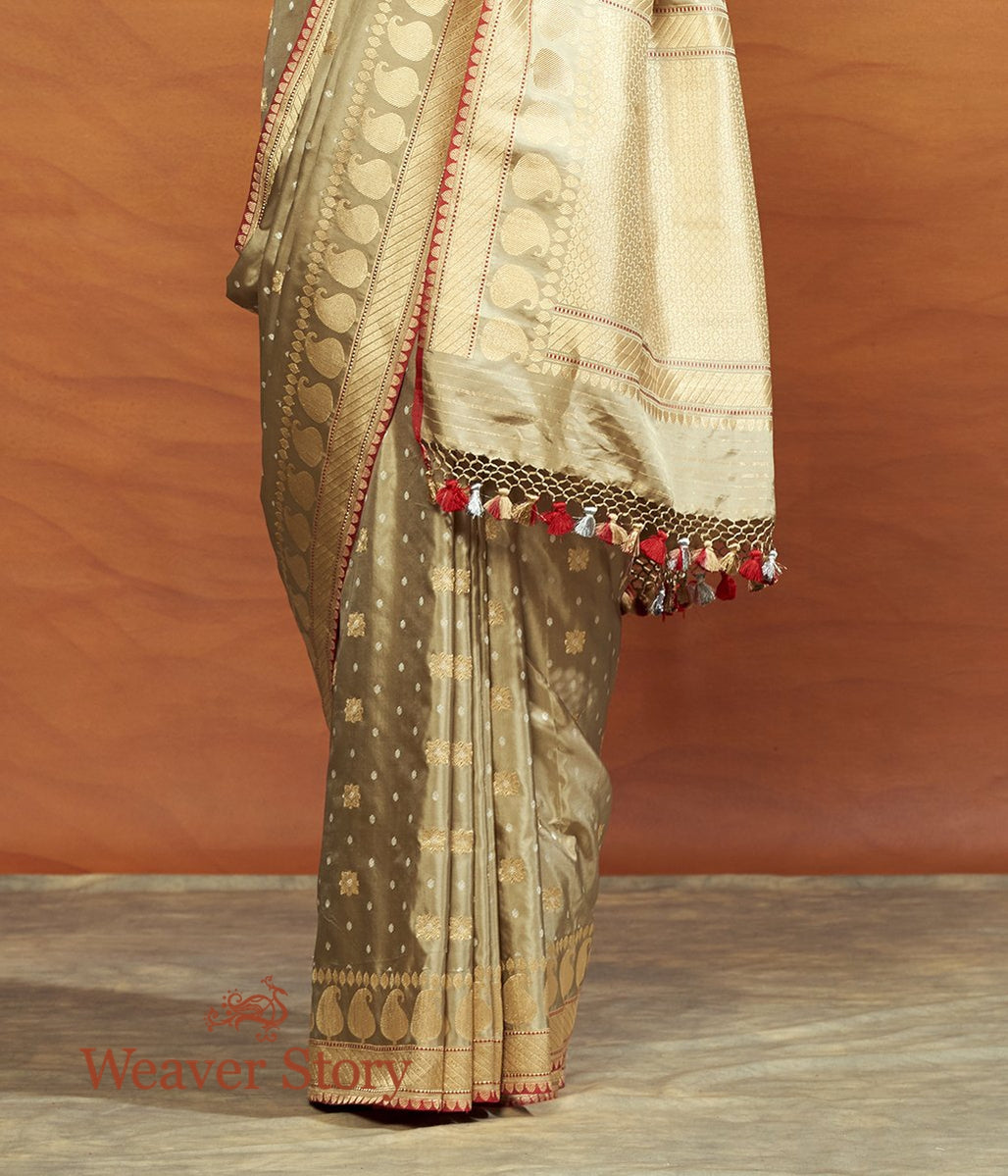 Handloom_Beige_Banarasi_Saree_with_Paisley_Border_WeaverStory_04