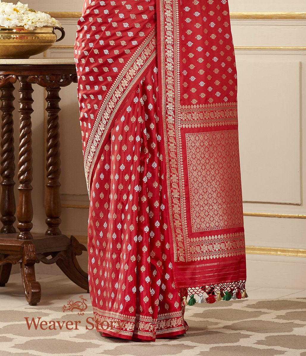 Handloom_Red_Banarasi_Saree_with_Kadhwa_Booti_Woven_in_Sona_Rupa_Zari_WeaverStory_04