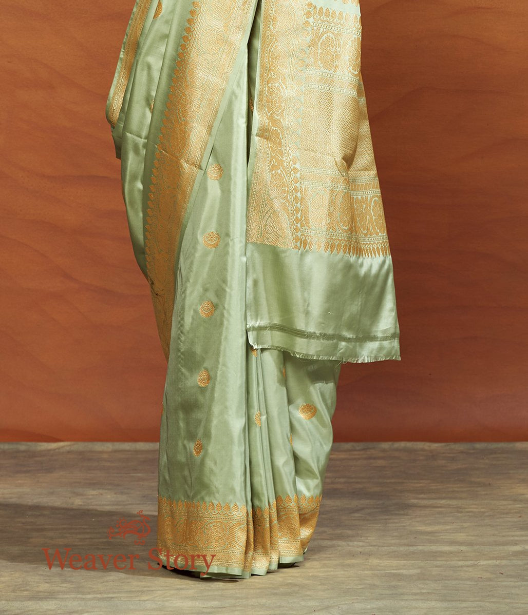 Handwoven_Powder_Blue_Chaand_Boota_Saree_WeaverStory_03