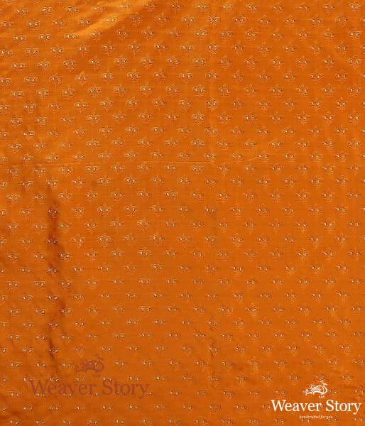 Handwoven_Tanchoi_Zari_Booti_Fabric_Than_WeaverStory_04