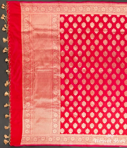 Handwoven_Pink_Orange_Shot_Color_Dupatta_with_Floral_Border_WeaverStory_04