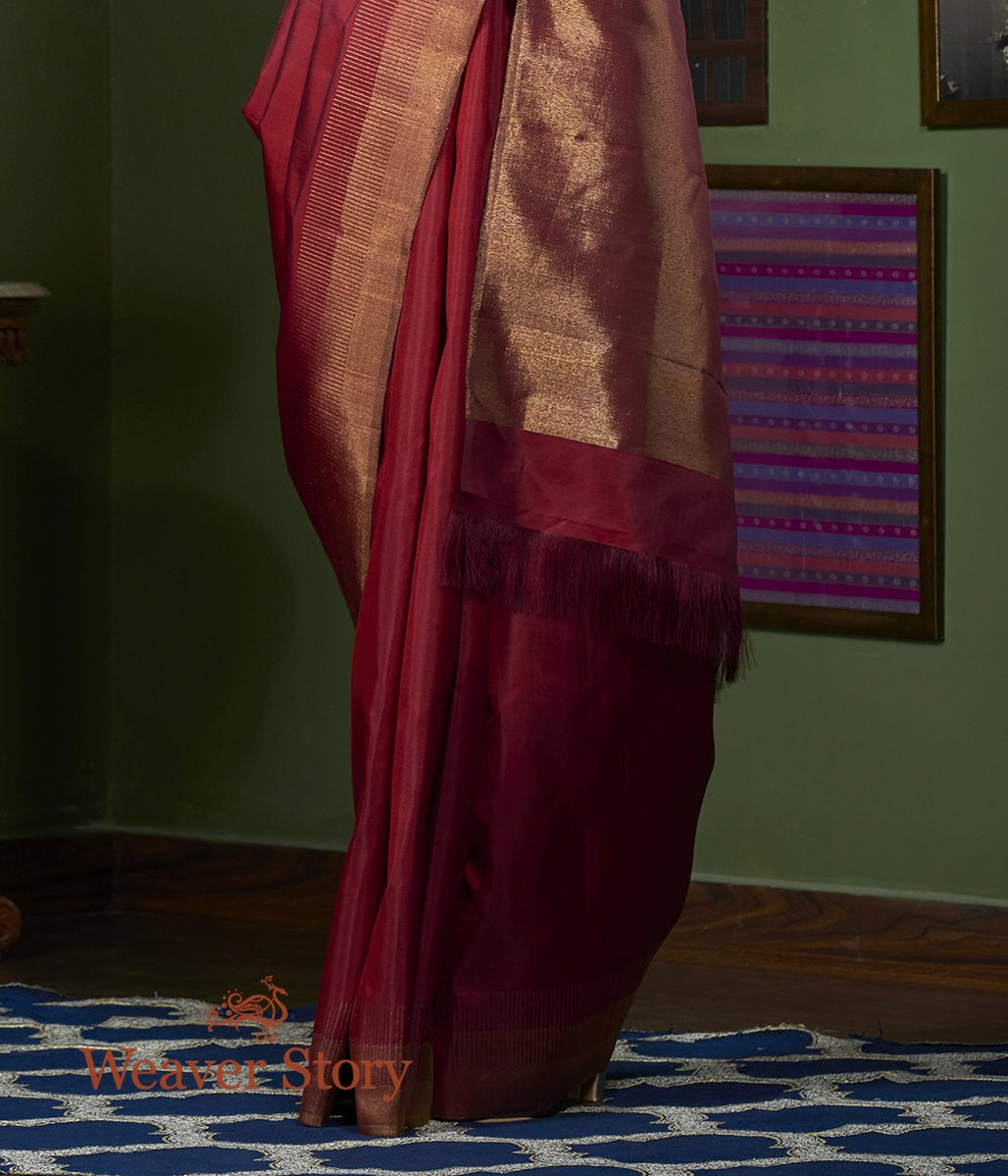 Handloom_Maroon_Kanjivaram_Saree_with_Pure_Zari_Border_Stripes_WeaverStory_04