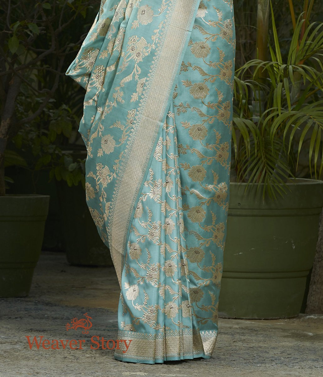 Handwoven_Powder_Blue_Jangla_Saree_with_Flower_Basket_Motifs_WeaverStory_04