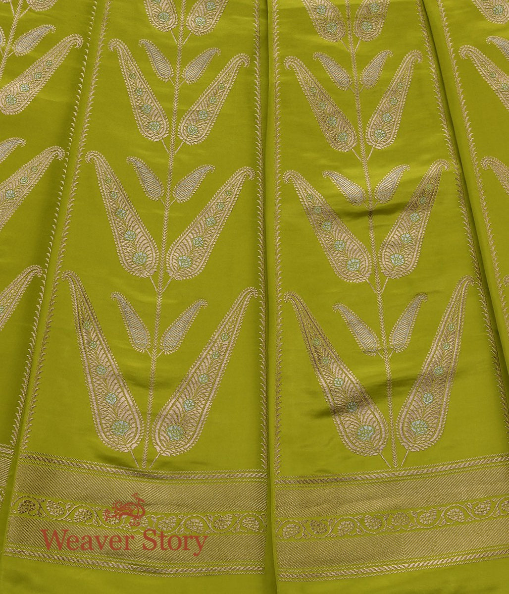 Handloom_Lime_Green_Kadhwa_Silk_Banarasi_Lehenga_WeaverStory_05