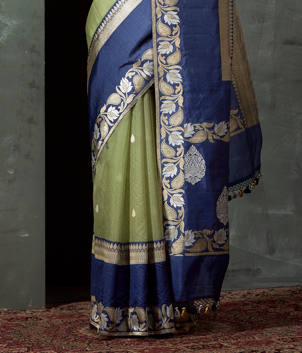 Handwoven_Green_Kora_Saree_with_Blue_Border_WeaverStory_04