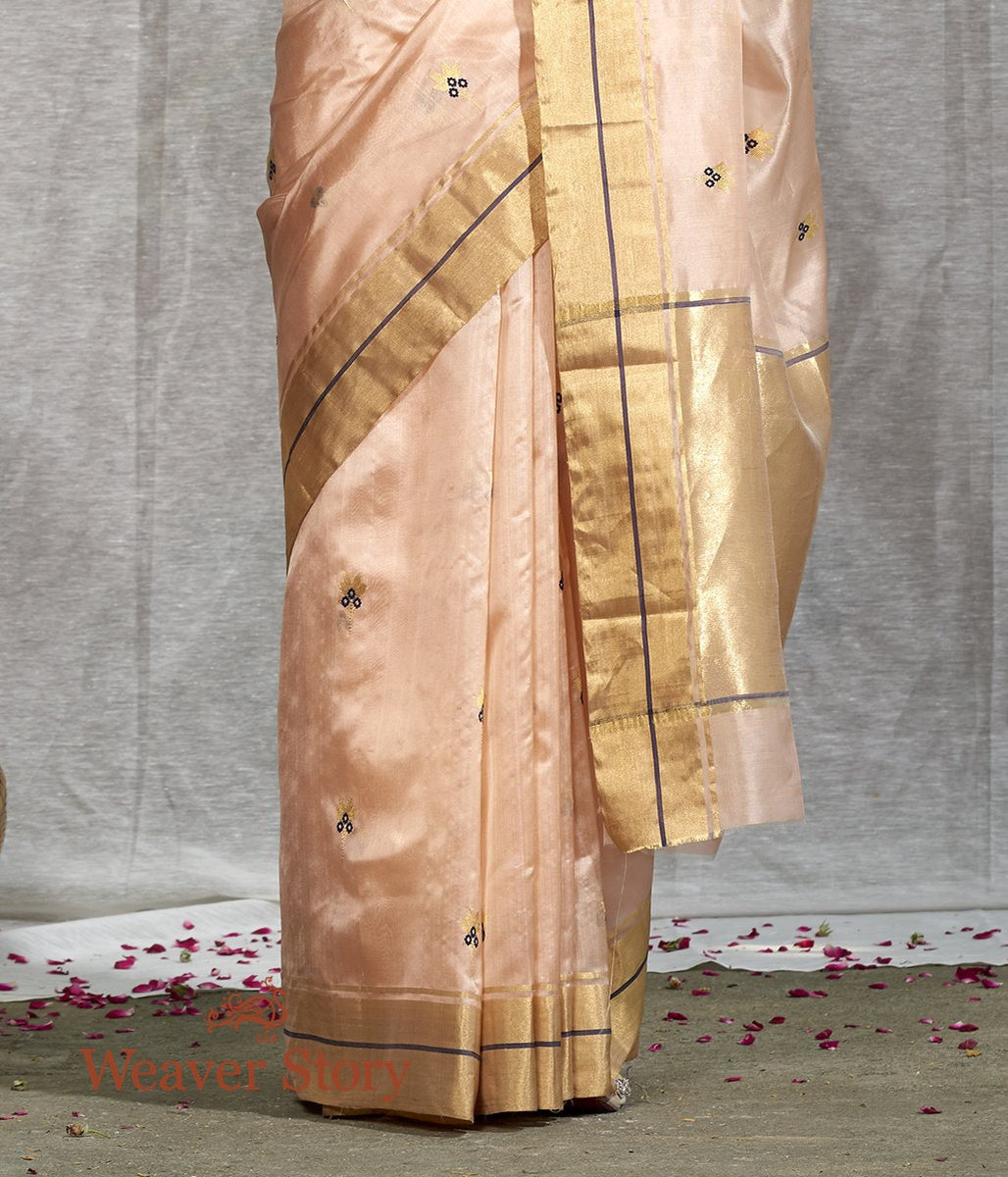Handloom_Light_Peach_Floral_Booti_Saree_with_Blue_Meenakari_WeaverStory_04
