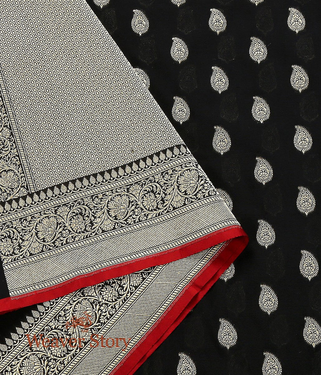 Handloom_Black_Banarasi_Dupatta_with_Mughal_Booti_WeaverStory_04