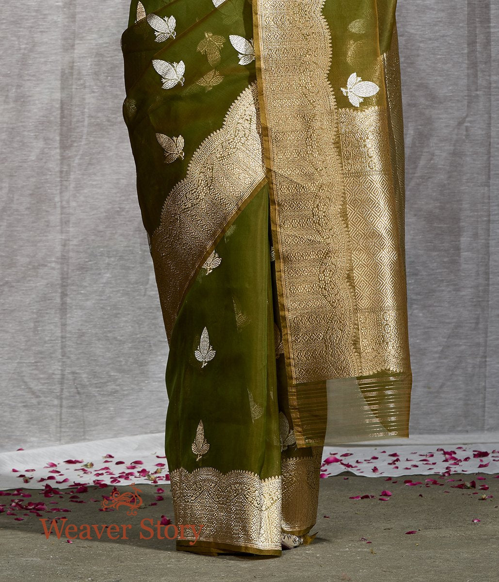 Handwoven_Green_Kora_Silk_Banarasi_Saree_WeaverStory_04