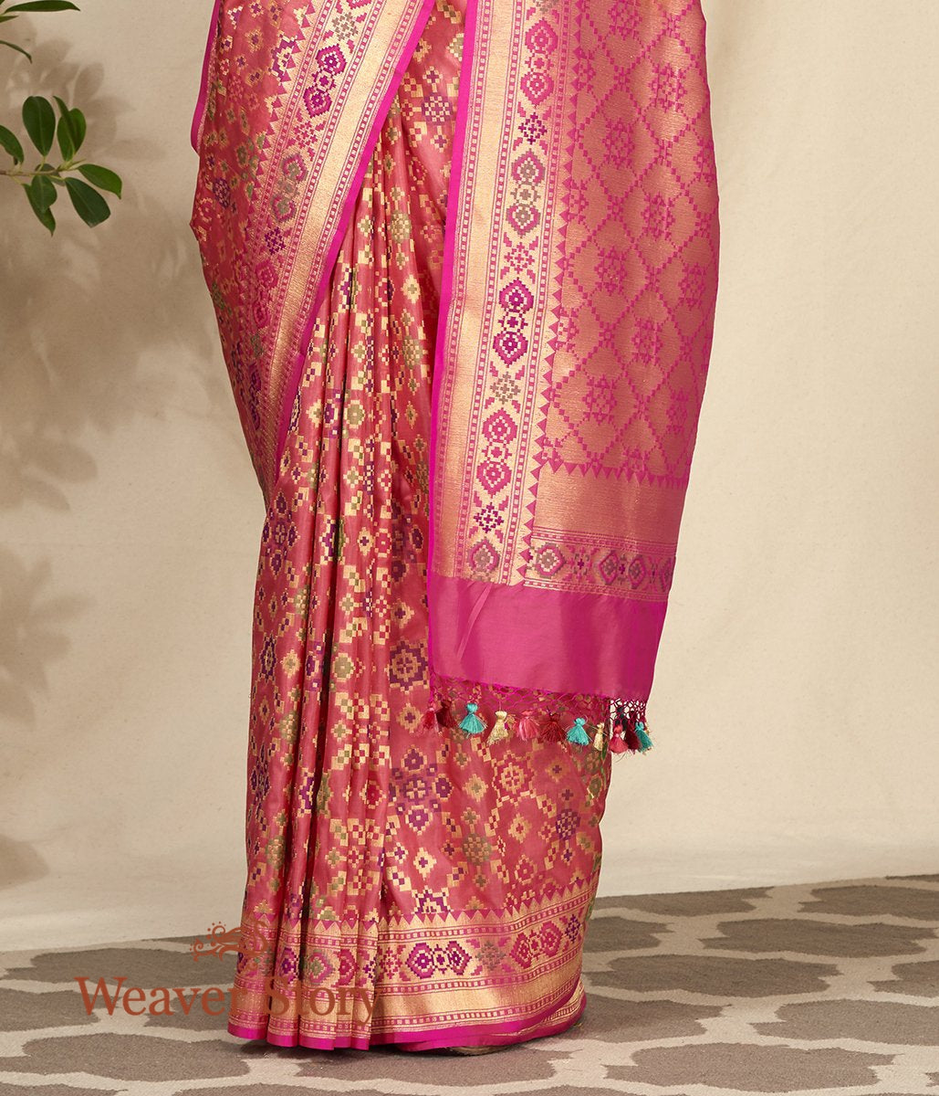 Handwoven_Katan_Cutwork_Banarasi_Patola_Saree_in_Peach_and_Pink_Dual_Tone_WeaverStory_04