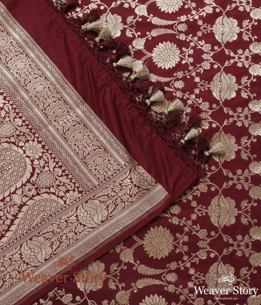 Handwoven_Wine_Cutwork_Jangla_Dupatta_WeaverStory_04