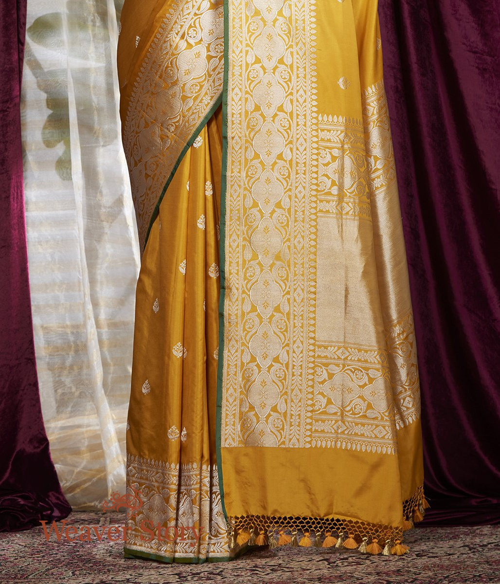 Handwoven_Yellow_Kadhwa_Boota_Saree_with_Silver_Zari_WeaverStory_04