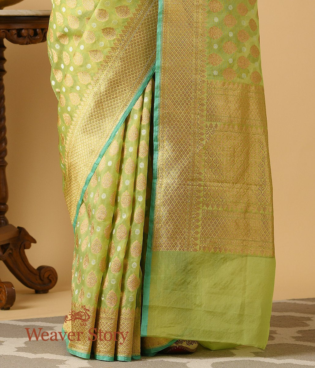 Handloom_Light_Green_Kora_Saree_with_Zari_Booti_WeaverStory_04