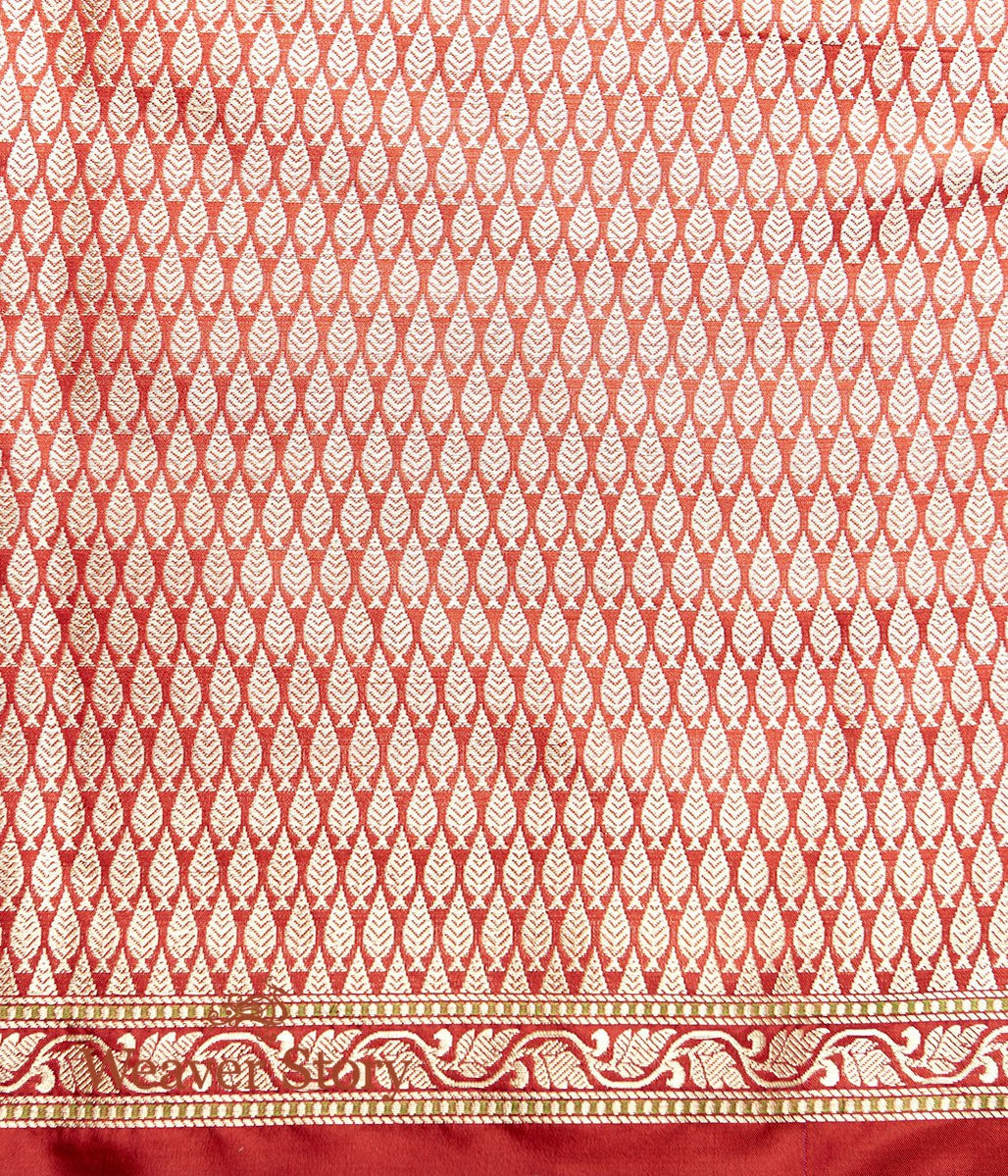 Handwoven_Green_Banarasi_Saree_with_Red_Blouse_WeaverStory_05