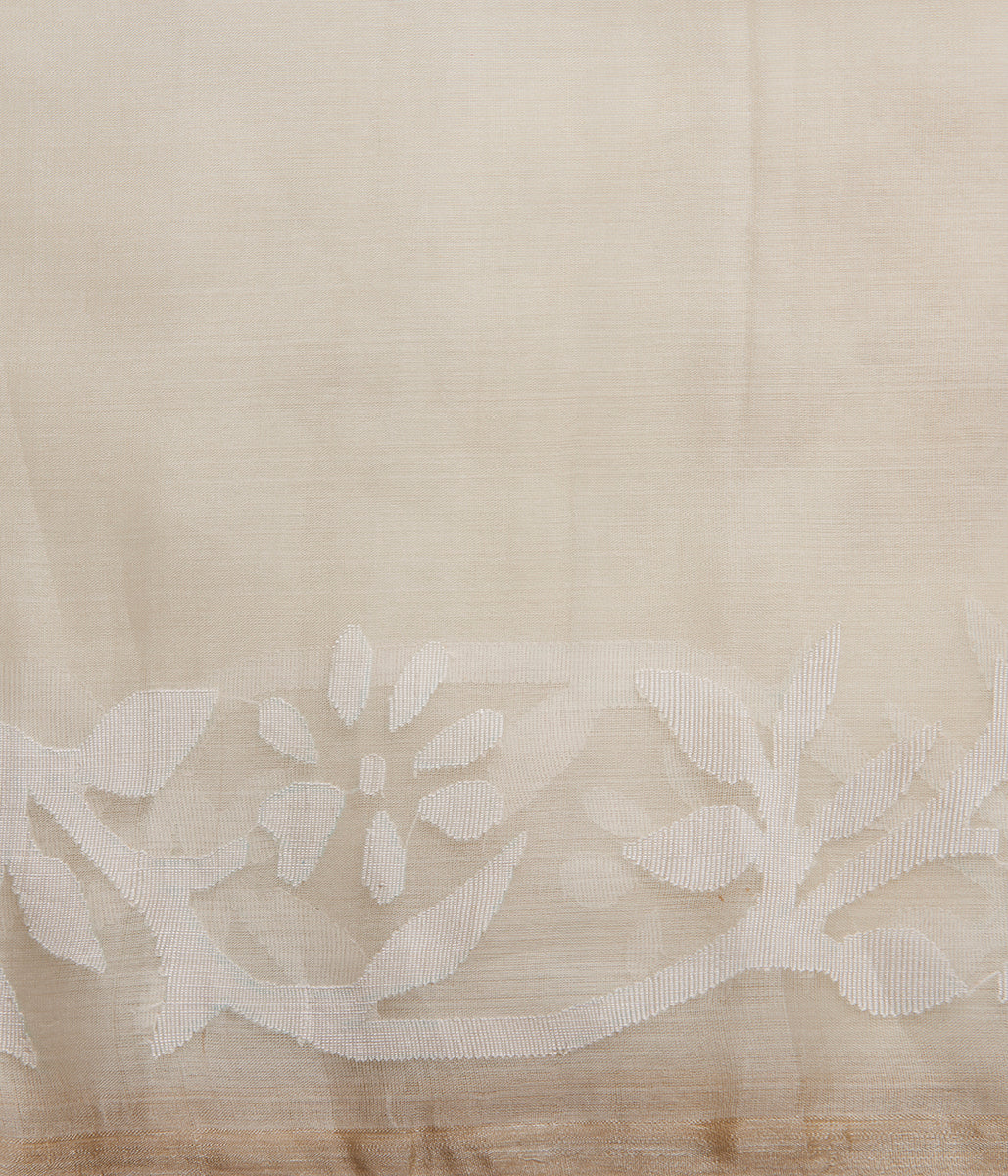 Handwoven_Offwhite_Muslin_Dhakai_Jamdani_Sareewith_Floral_Border_and_Pallu_WeaverStory_05