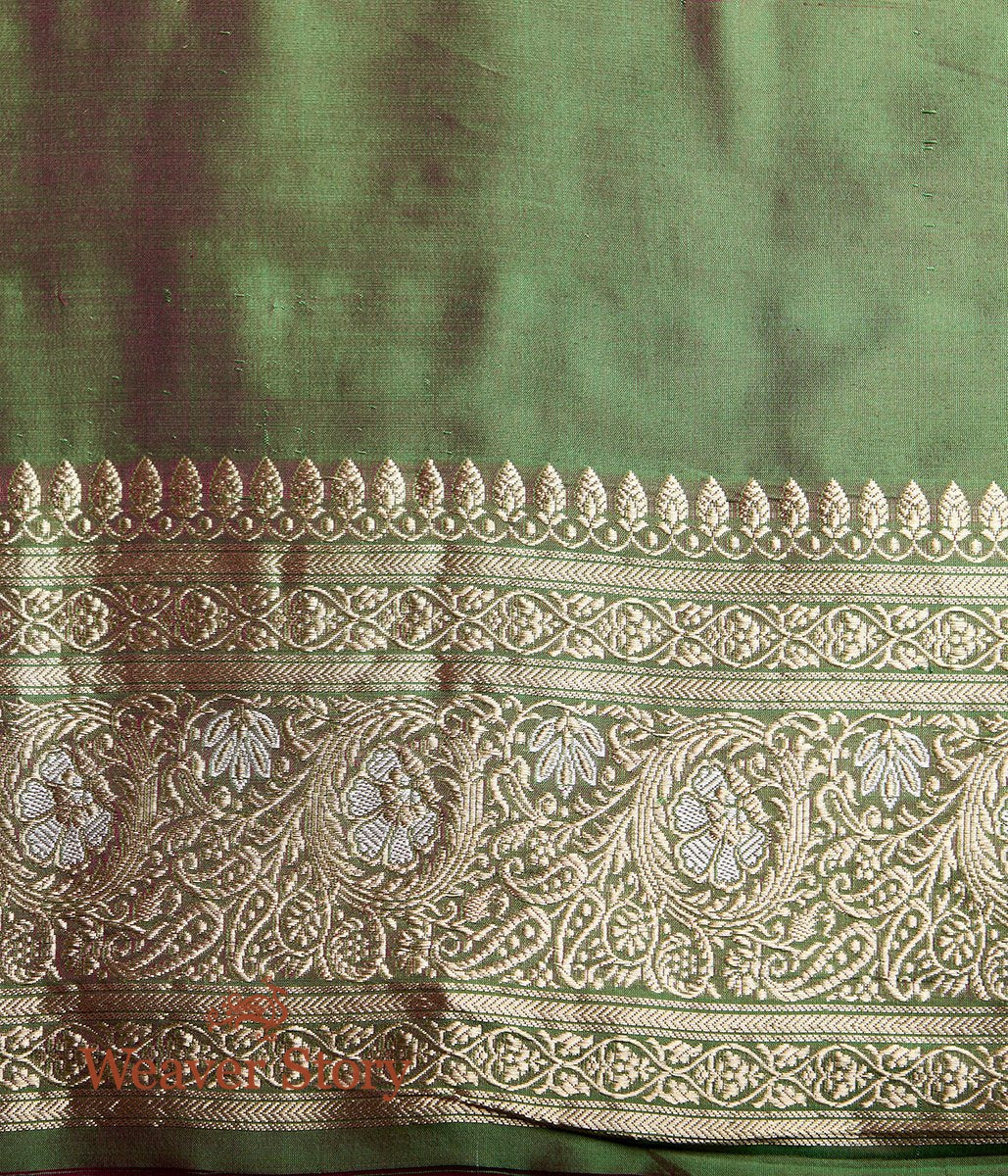 Handloom_Green_and_Red_Kadhwa_Banarasi_Jangla_Saree_with_Sona_Rupa_Zari_WeaverStory_05