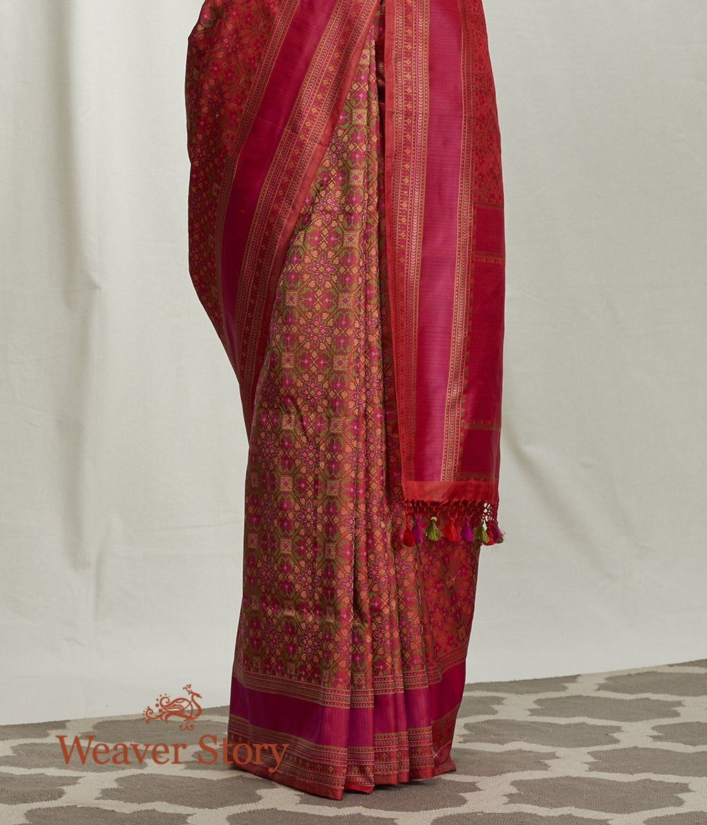 Handwoven_Red_and_Pink_Reshmi_Jamawar_Saree_WeaverStory_05