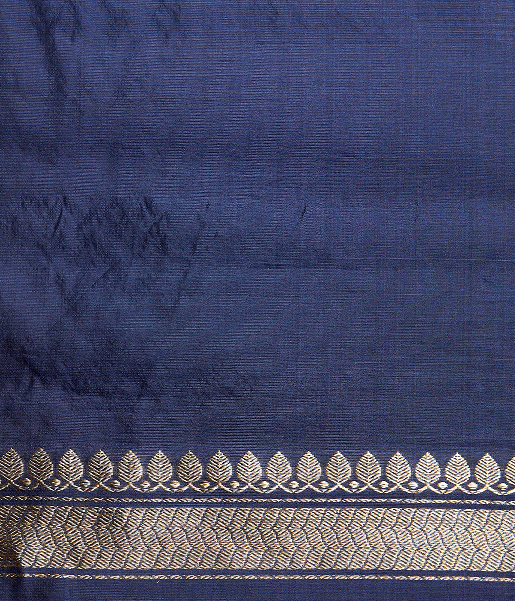 Handwoven_Green_Kora_Saree_with_Blue_Border_WeaverStory_05