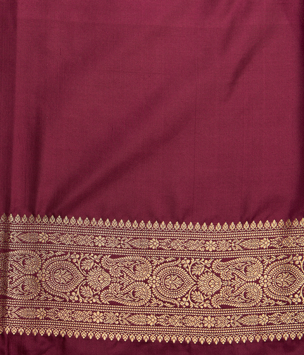 Handwoven_Wine_Katan_Silk_saree_with_Small_Paislye_Motifs_Woven_in_Zari_WeaverStory_05