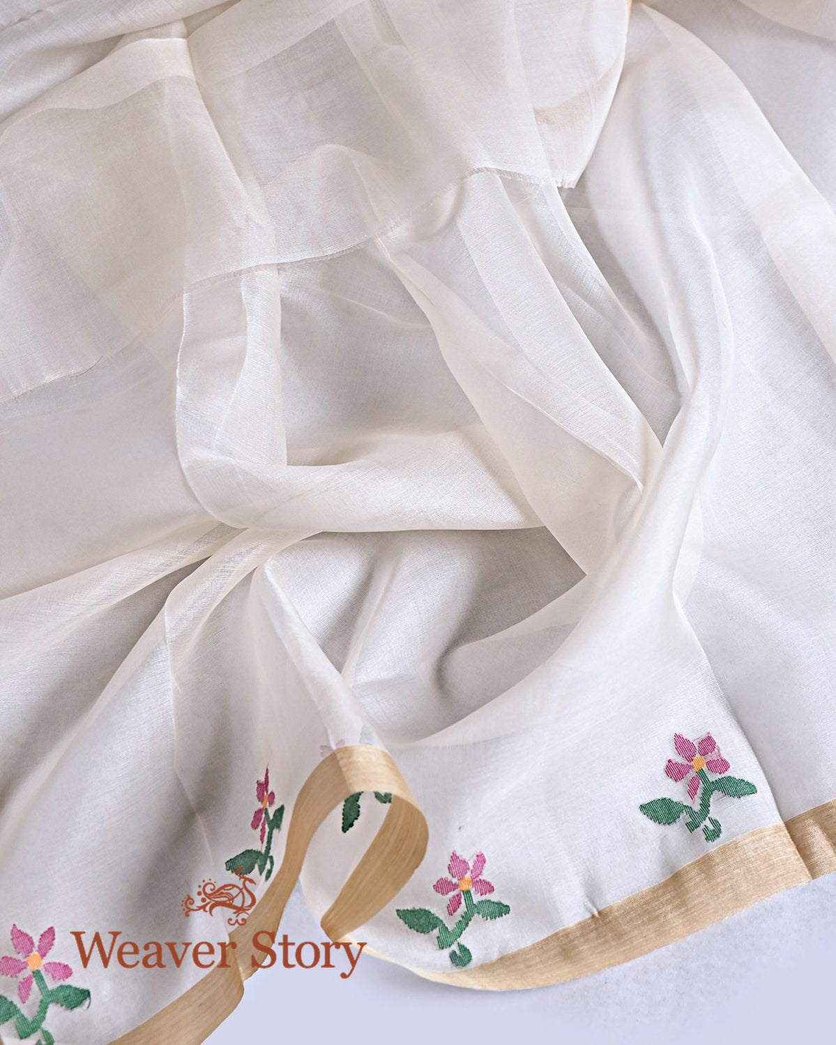 Handwoven_Offwhite_Silk_Muslin_Jamdani_Saree_with_Heavy_Pallla_WeaverStory_05