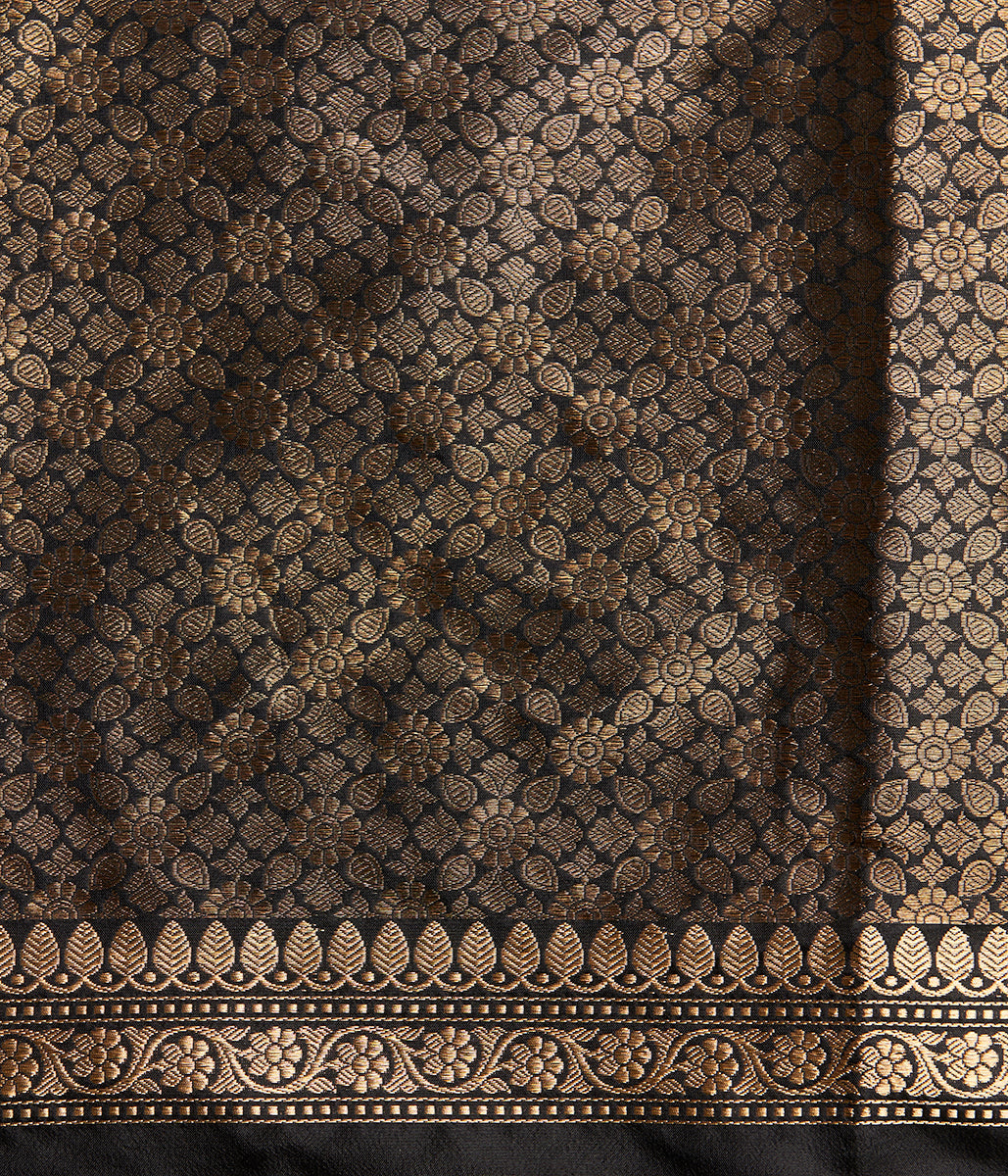 Handwoven_Cream_and_Gold_Tanchoi_Saree_with_Heavy_Black_Kadhwa_Weave_Border_WeaverStory_05