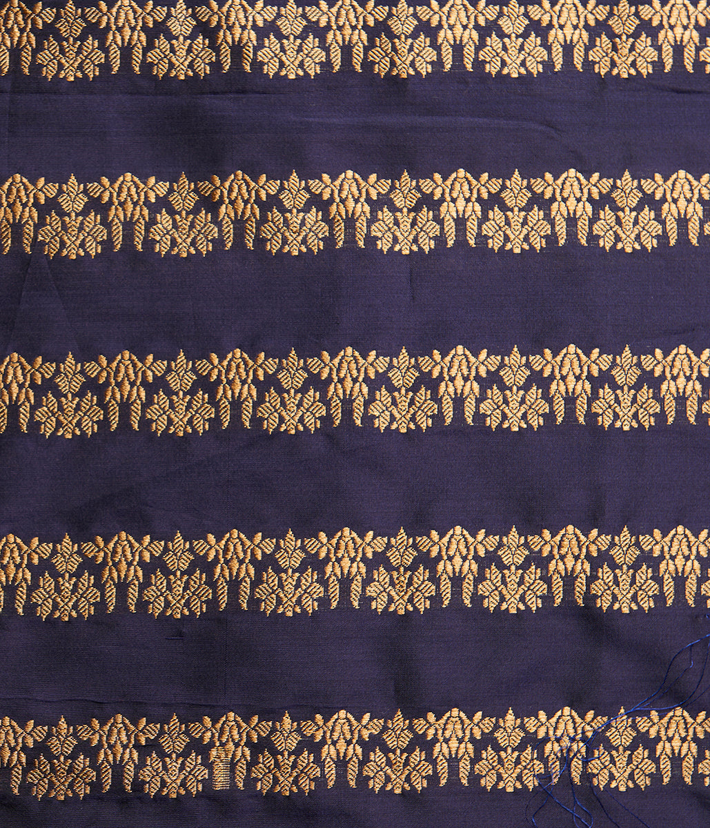 Handwoven_Navy_Blue_Kadhwa_Boota_Saree_with_Gold_and_Silver_Zari_WeaverStory_05