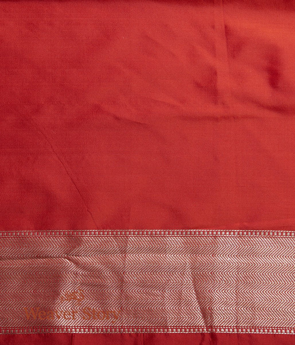 Handwoven_Grey_Tusser_Saree_with_Red_Kadhiyal_Border_WeaverStory_05