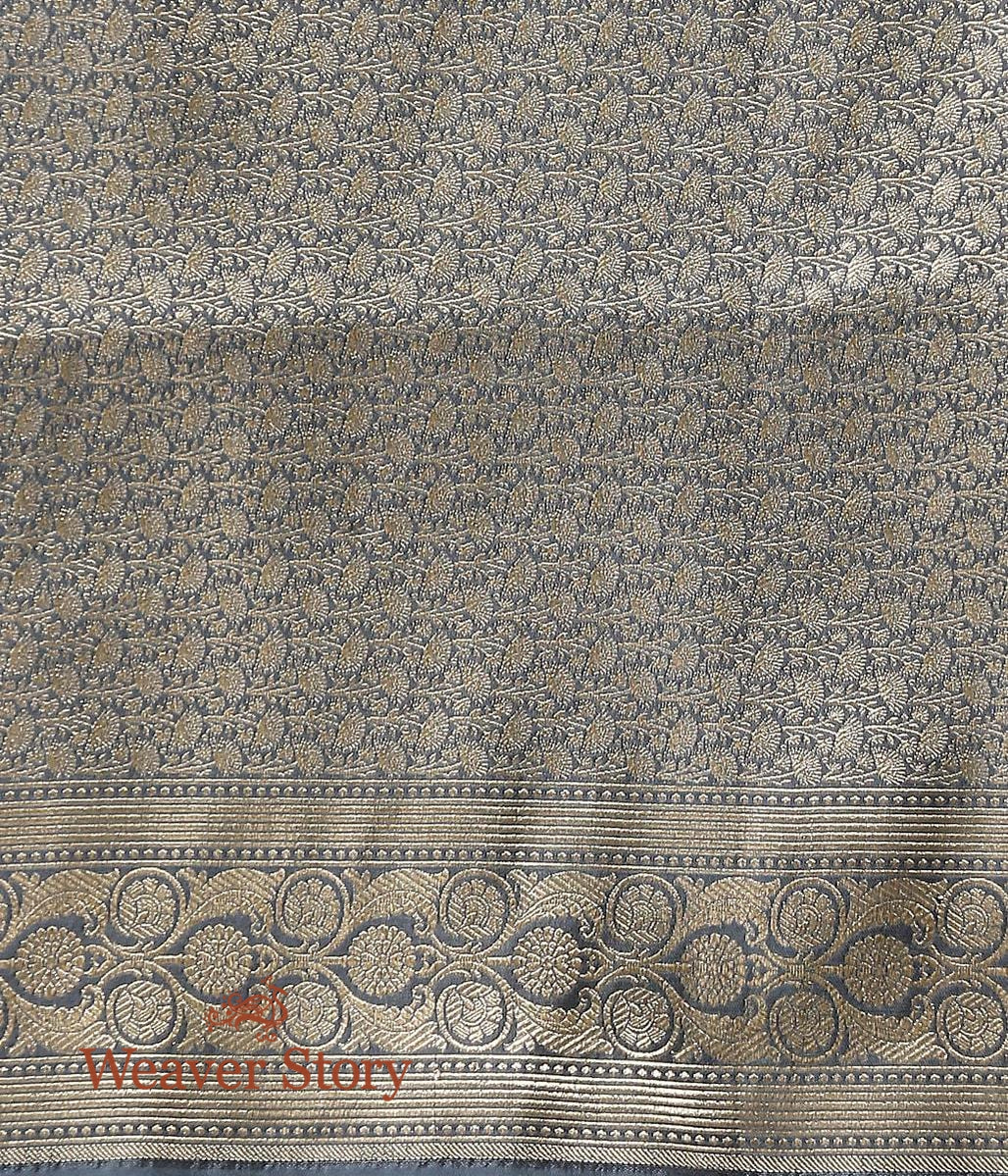Handwoven_Grey_Banarasi_Silk_Saree_with_Dual_Tone_Zari_WeaverStory_05