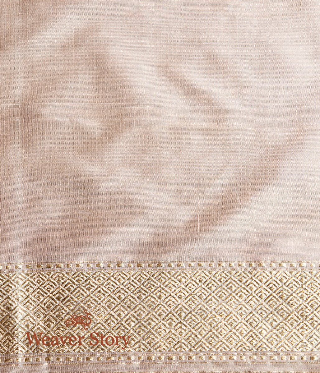 Handloom_Beige_and_Grey_Dual_Tone_Saree_with_Sona_Rupa_Zari_Boota_WeaverStory_05