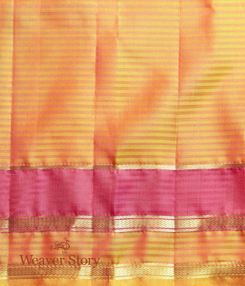 Handwoven_Red_and_Pink_Dual_Tone_Kanjivaram_Silk_Saree_WeaverStory_05