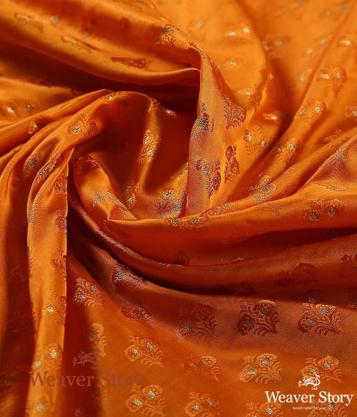 Handwoven_Tanchoi_Zari_Booti_Fabric_Than_WeaverStory_05