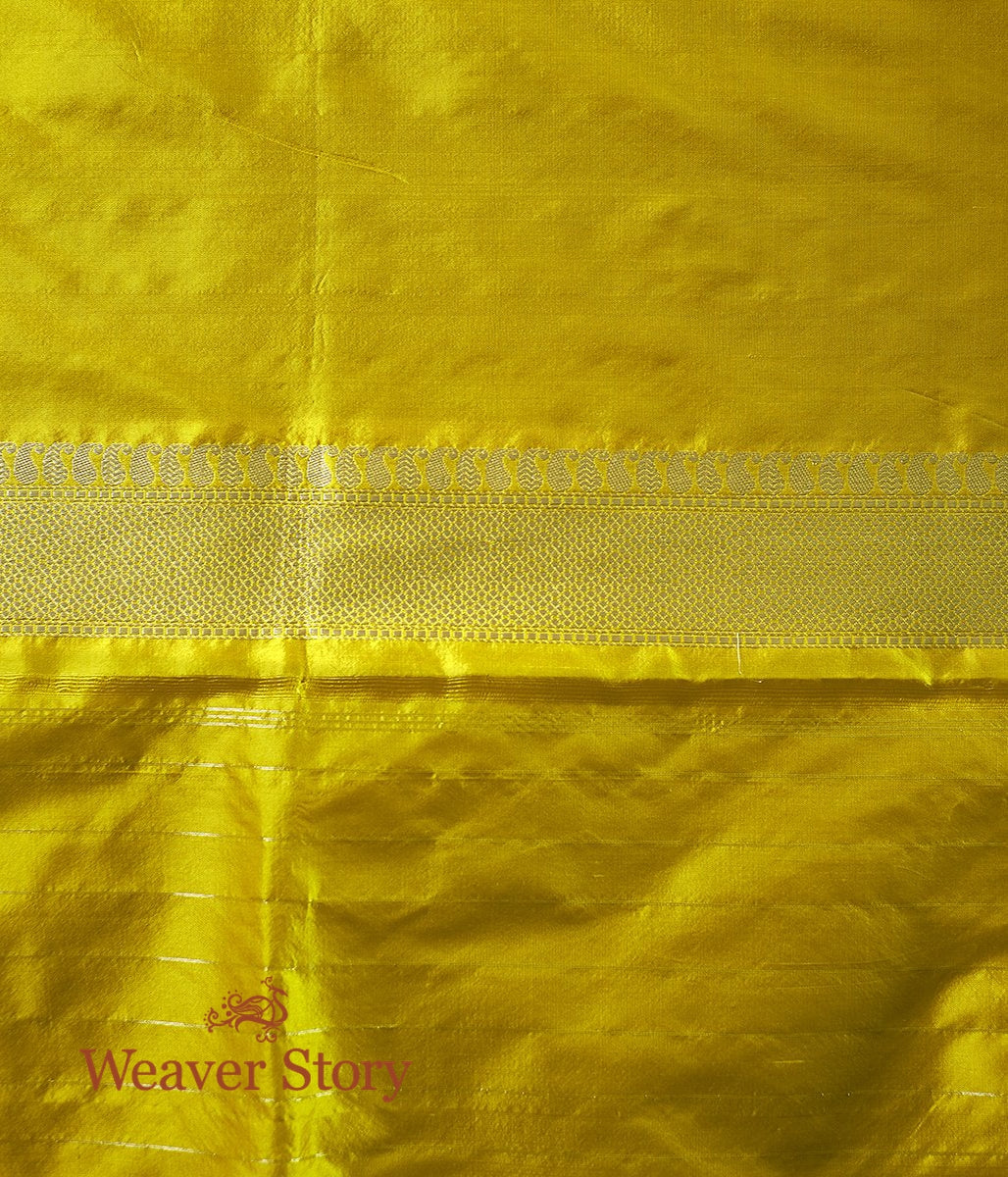 Handwoven_Mustard_Yellow_Kadhwa_Weave_Saree_with_Floral_Booti_WeaverStory_05