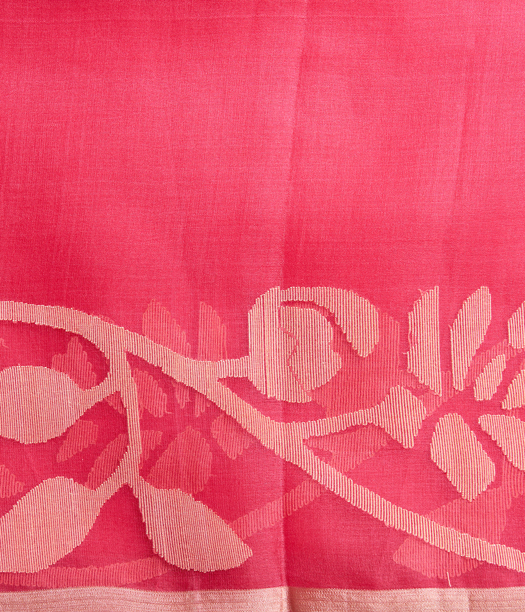 Handwoven_Strawberry_Pink_Muslin_Jamdani_Saree_with_all_over_Jaal_WeaverStory_05