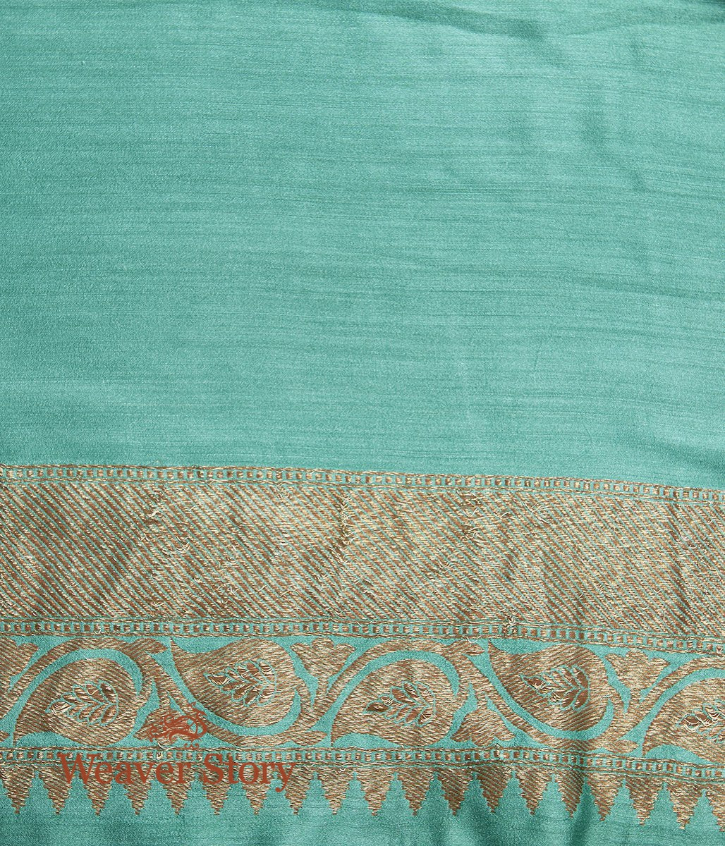 Handwoven_Munga_Silk_Saree_with_Blue_and_Green_Flowers_WeaverStory_05