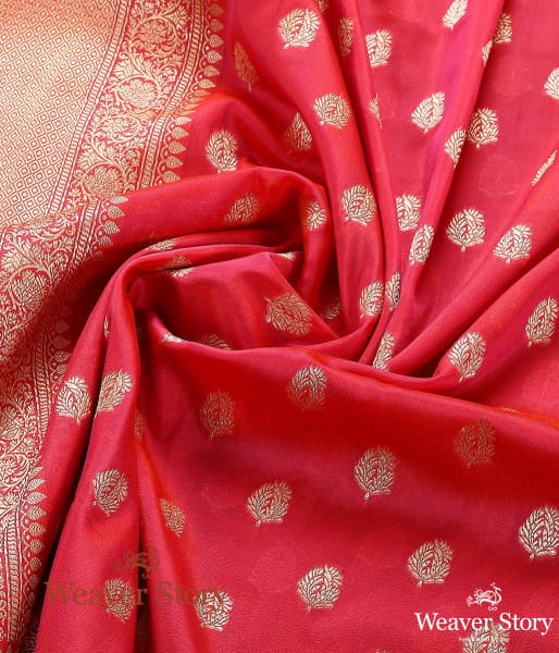 Handwoven_Pink_and_Peacg_Dual_Tone_Banarasi_Dupatta_with_Traditional_Motifs_WeaverStory_05