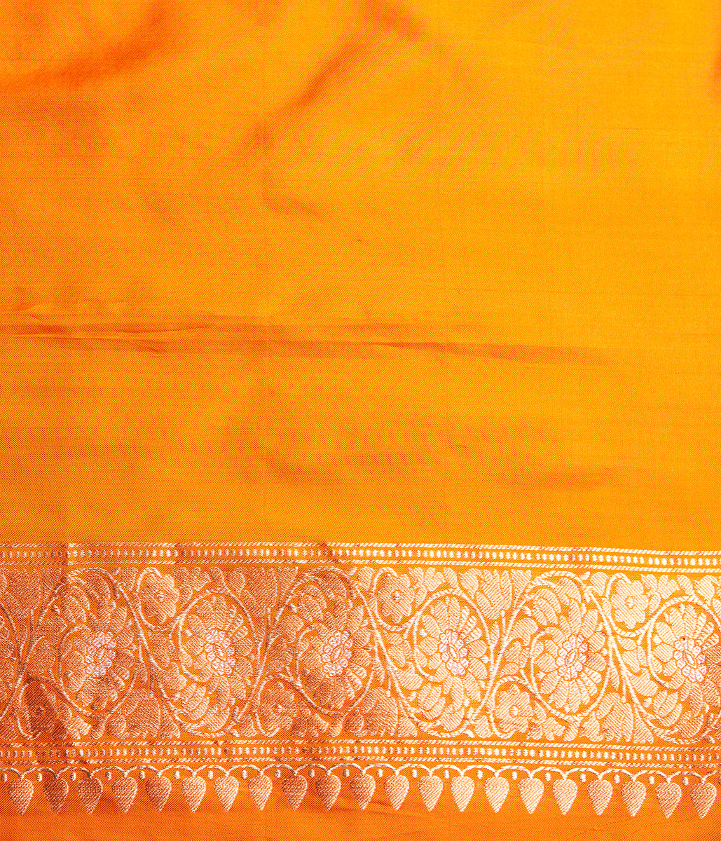 Handwoven_Orange_Angoor_Jangla_Saree_WeaverStory_05