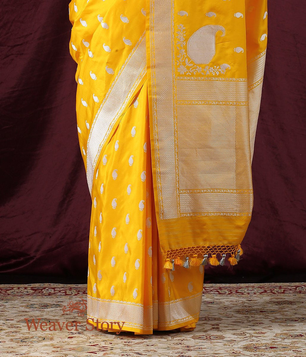 Handloom_Yellow_Kadhwa_Paisley_Booti_Saree_with_Konia_WeaverStory_04