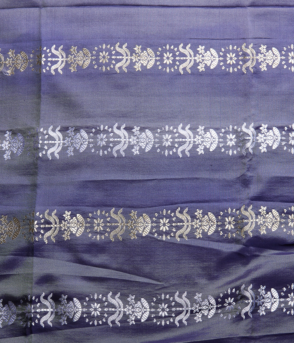 Handwoven_Grey_Floral_Booti_Ektara_with_Small_Border_WeaverStory_05