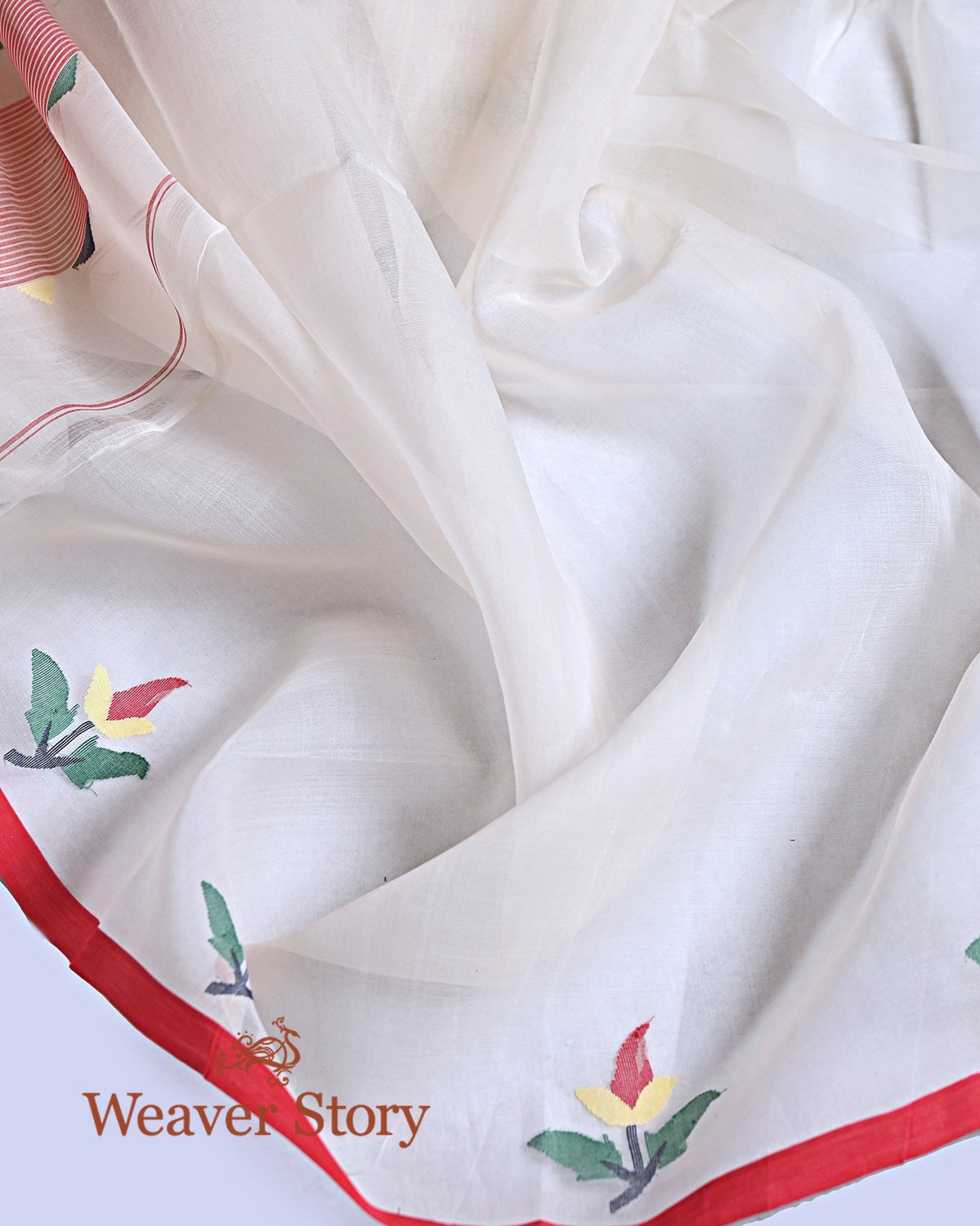 Handwoven_Offwhite_Silk_Muslin_Jamdani_Saree_with_Red_Selvedge_WeaverStory_05